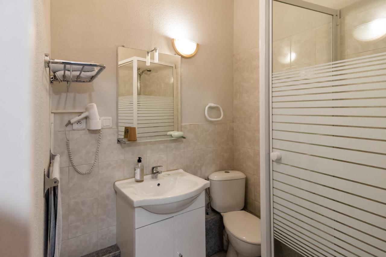 Hotel De La Gare Latresne Ngoại thất bức ảnh
