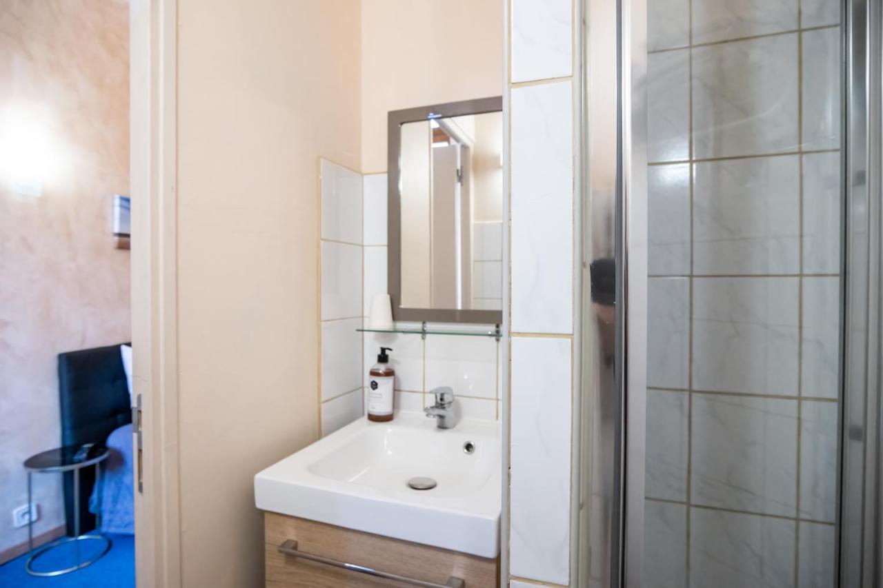 Hotel De La Gare Latresne Ngoại thất bức ảnh