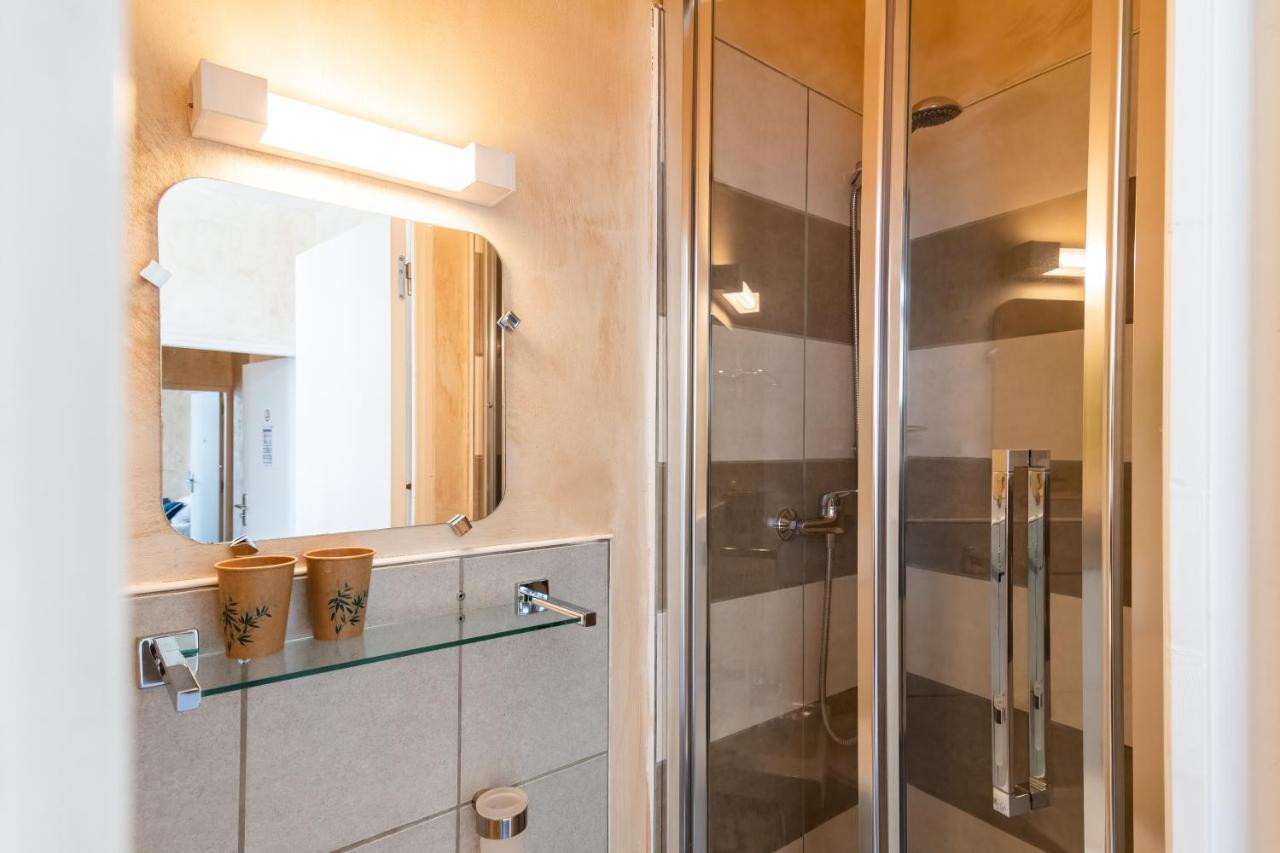Hotel De La Gare Latresne Ngoại thất bức ảnh
